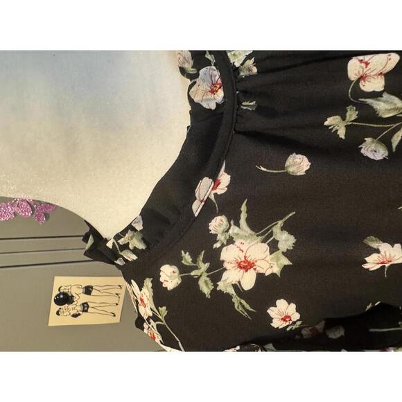 Umgee Floral Top -Sz S - would fit M:) - Picture 2 of 6